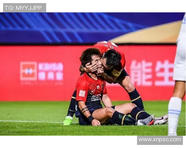 深圳队与大连人比赛中意外担架事件引发的思考与讨论