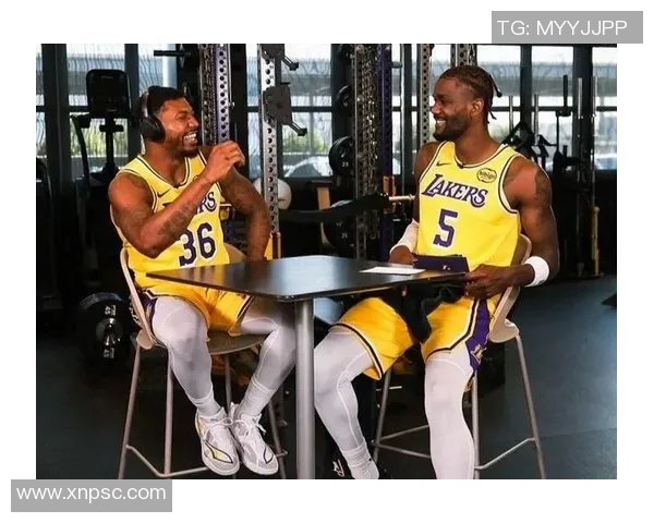 湖人对阵太阳首发阵容分析及比赛前瞻展望