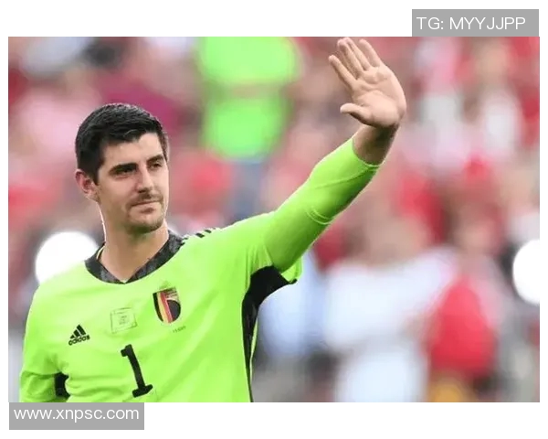 库尔图瓦的守门艺术与足球世界的传奇之路探索