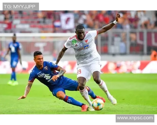 德布勒森尼迎战都灵期待精彩对决与激烈较量 德布勒森尼迎战都灵期待精彩对决与激烈较量