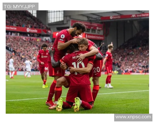 热刺与利物浦巅峰对决宣传图揭晓激情碰撞即将上演